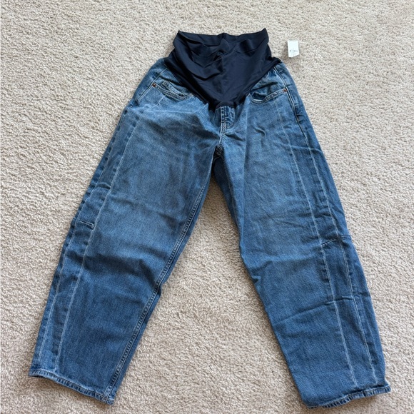 Old Navy Maternity Barrel Ankle Jean - Picture 2 of 3
